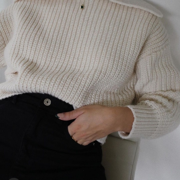 Sweater - Picture 4 of 4